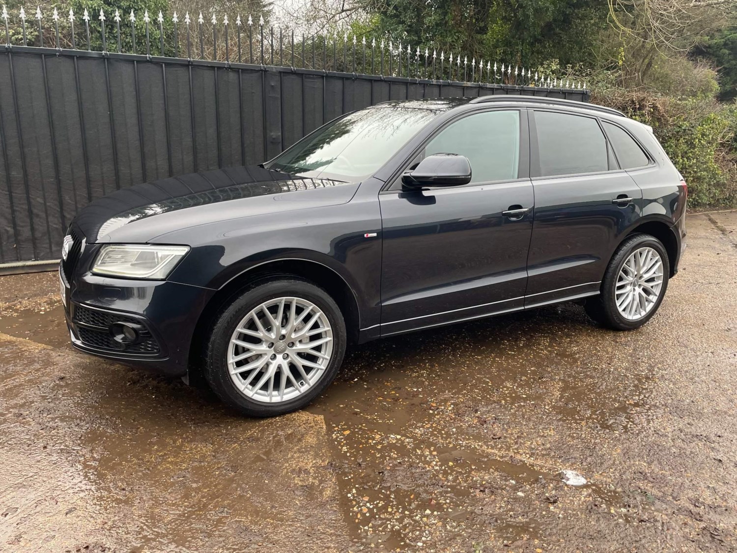 Audi Q5 Listing Image