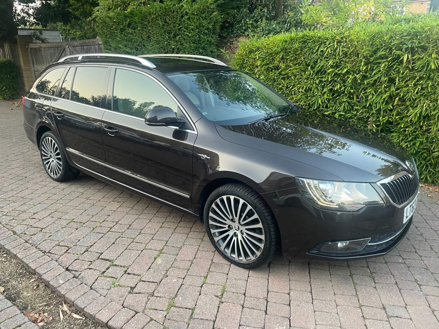 Skoda Superb Listing Image