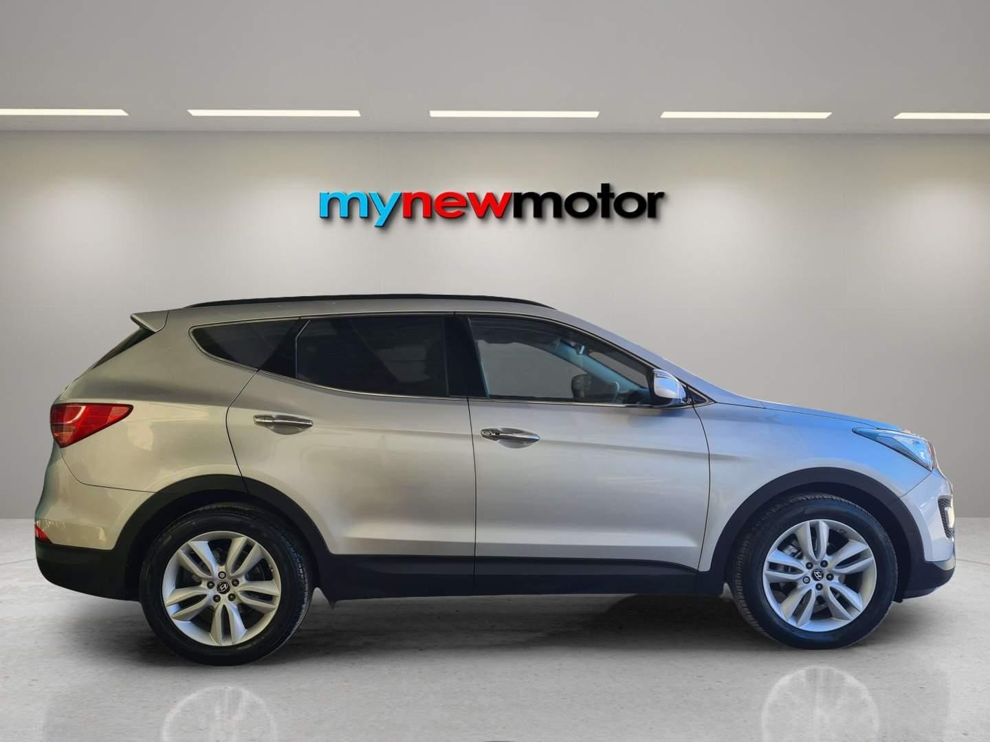 Hyundai Santa Fe Listing Image