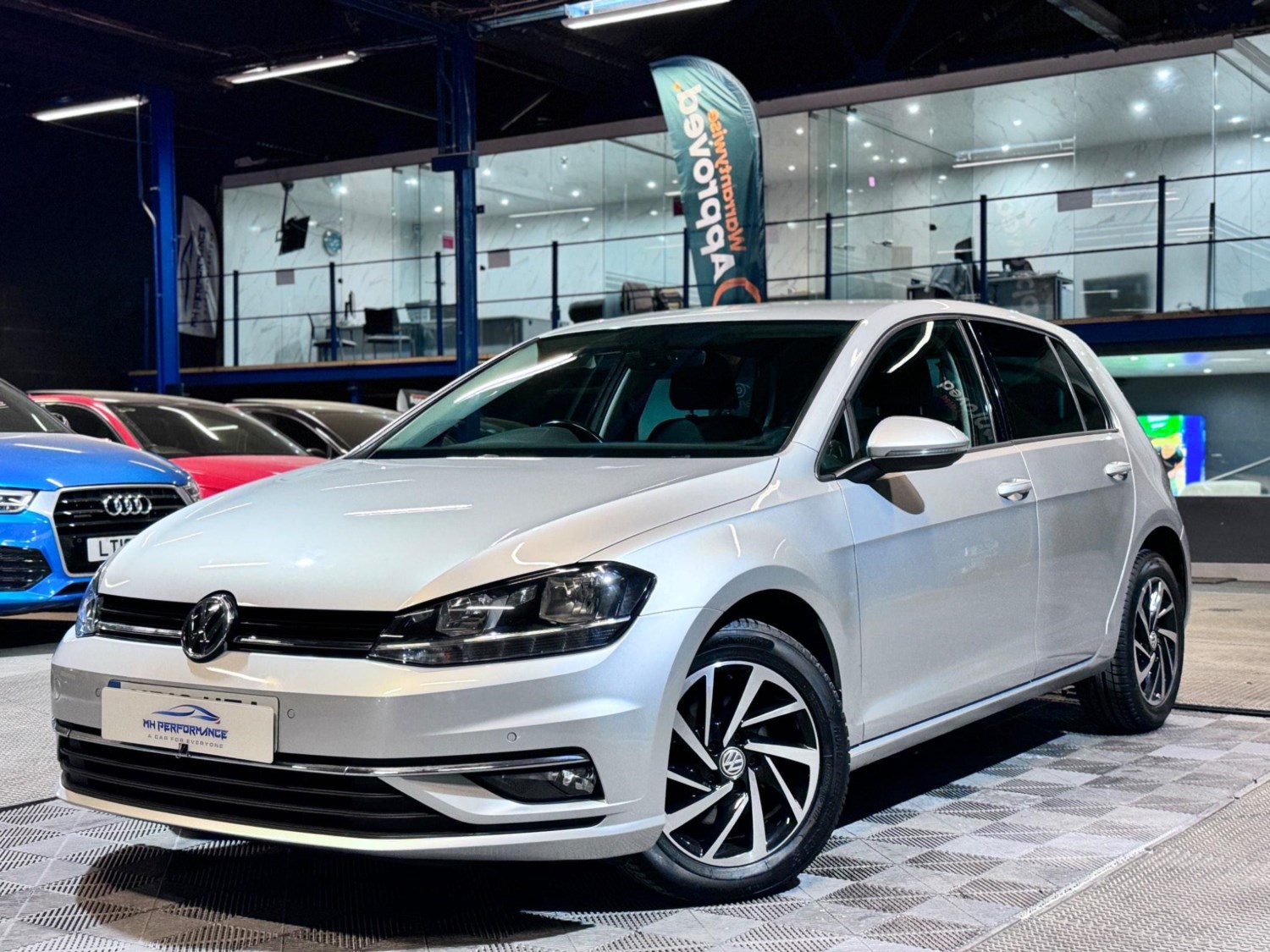 Volkswagen Golf Listing Image