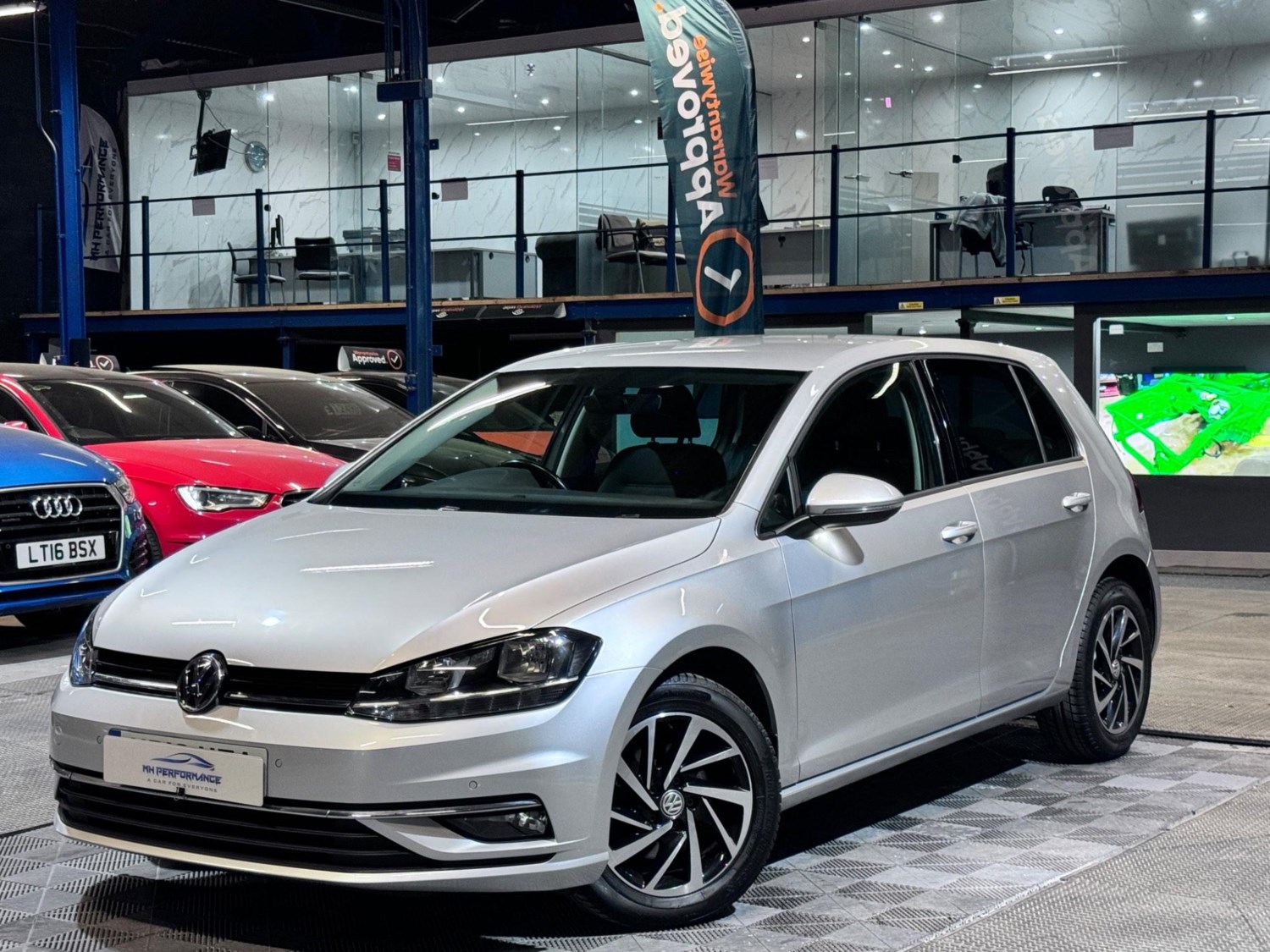 Volkswagen Golf Listing Image