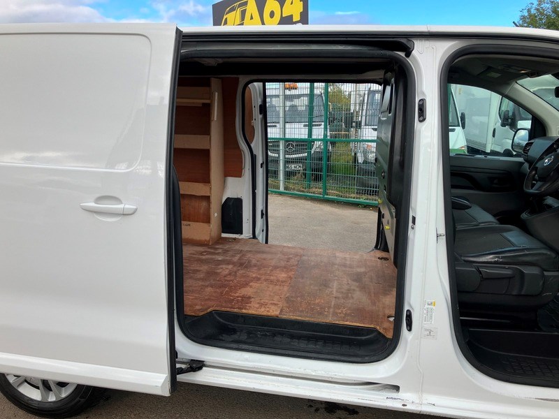 Vauxhall Vivaro Listing Image