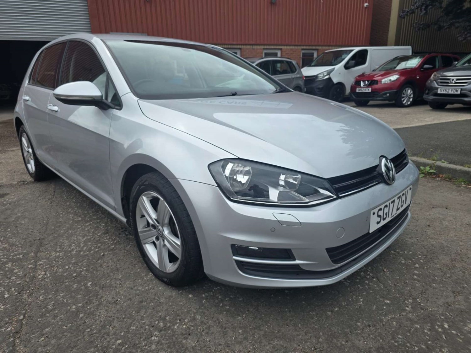 Volkswagen Golf Listing Image