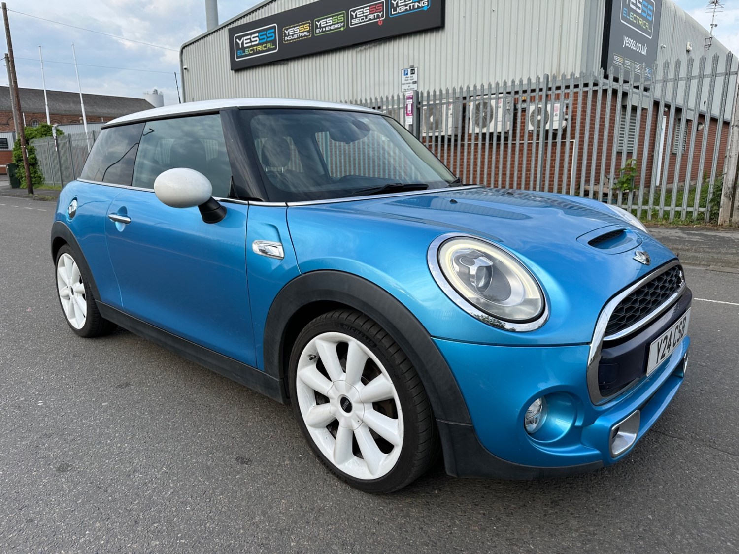 MINI Hatch Listing Image