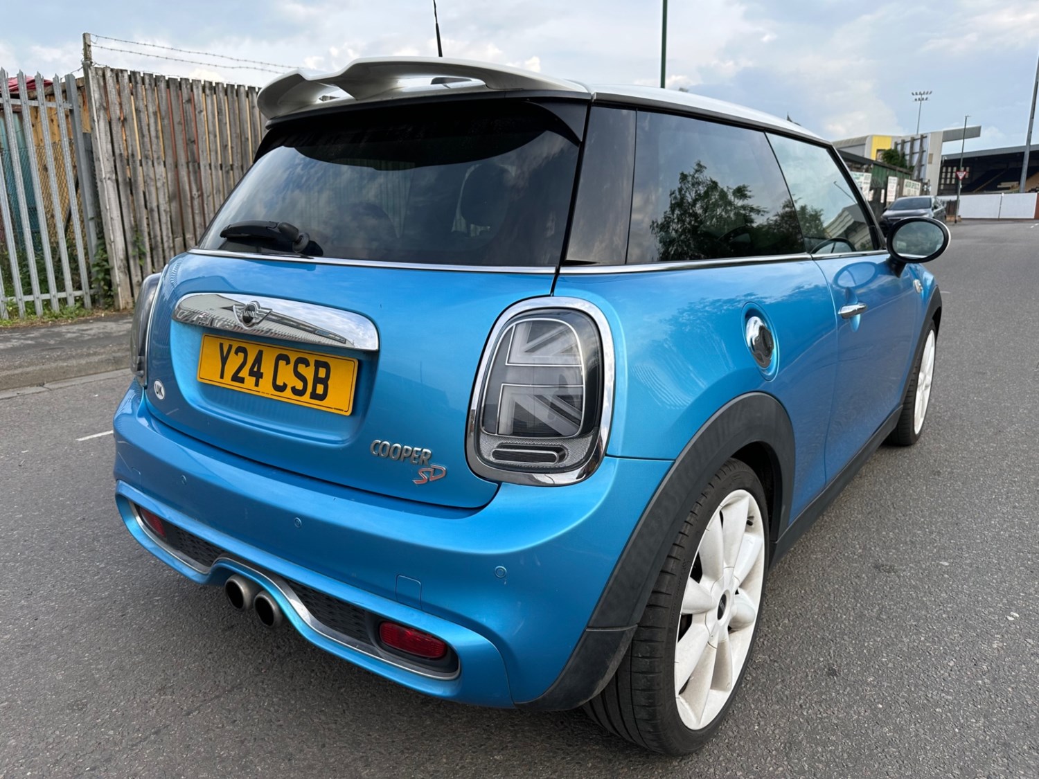 MINI Hatch Listing Image