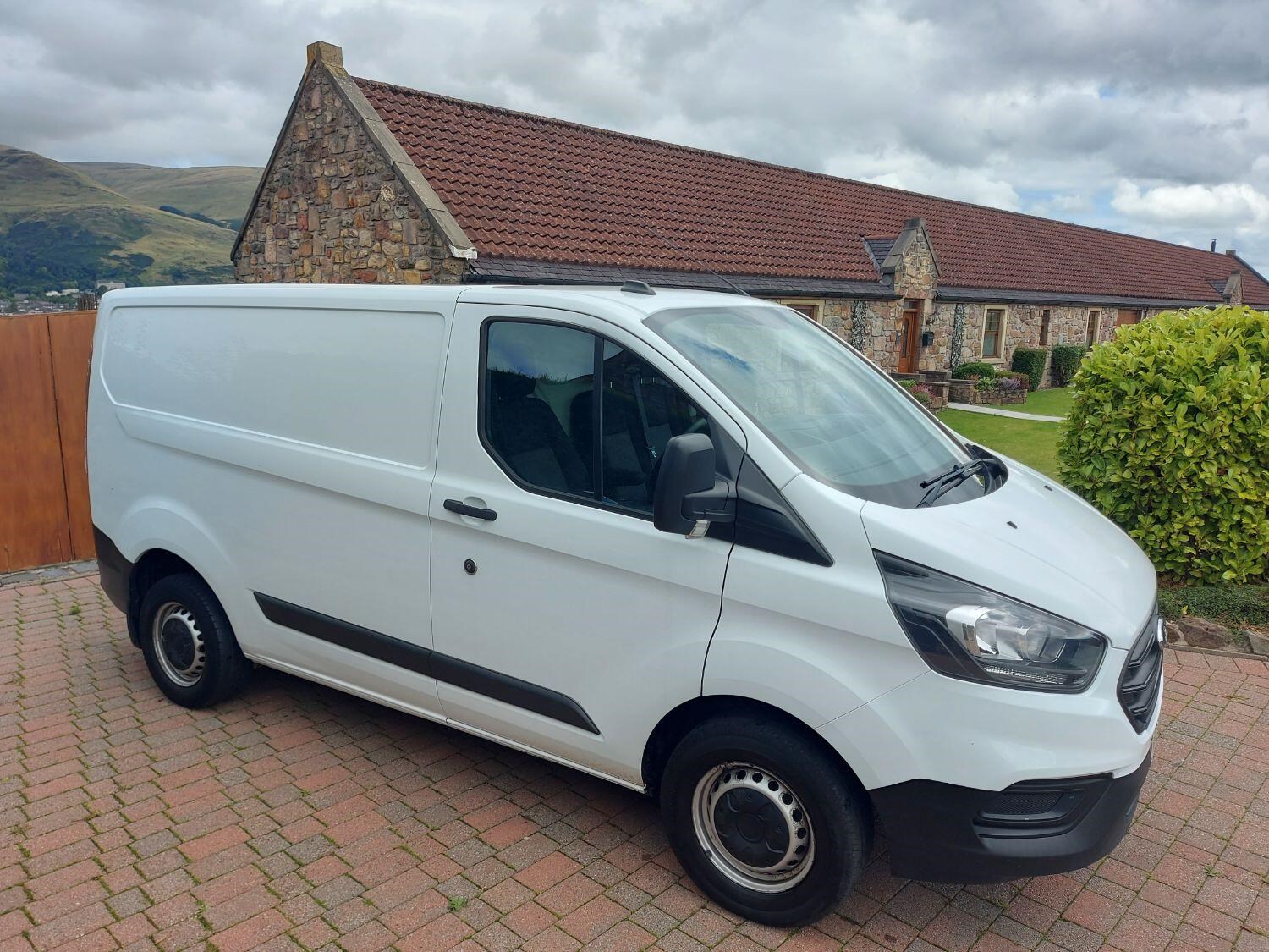 Ford Transit Custom Listing Image