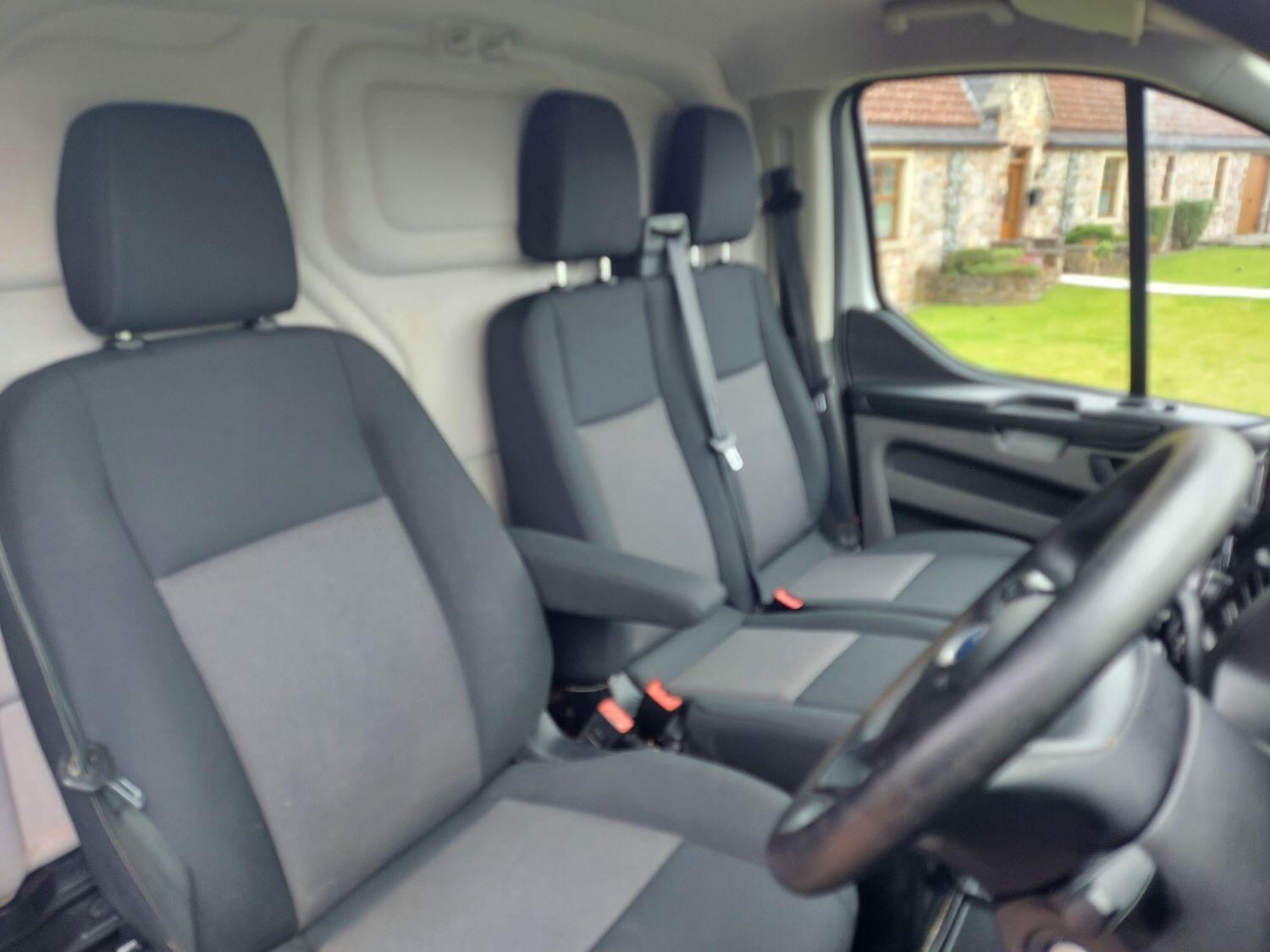 Ford Transit Custom Listing Image