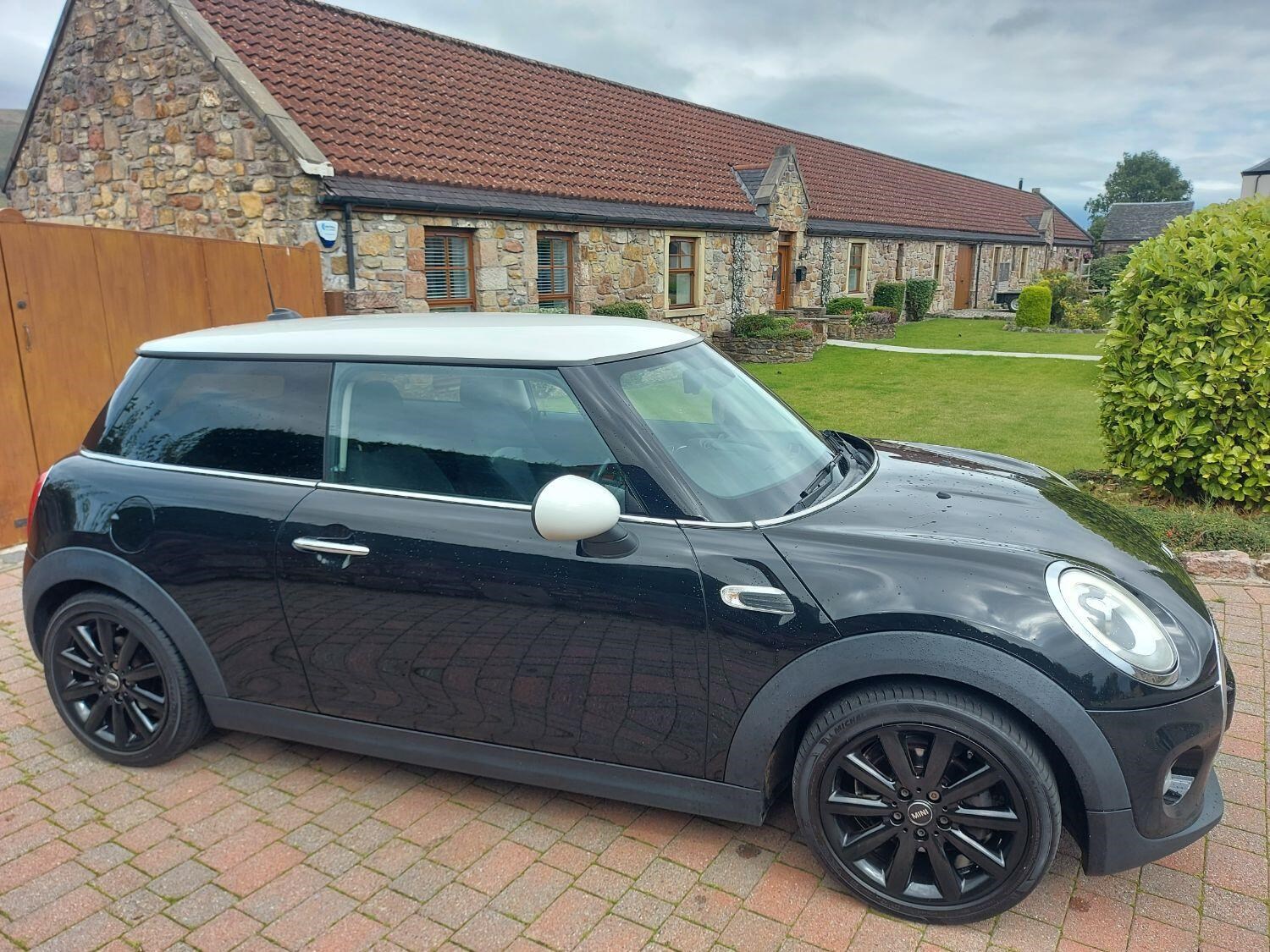 MINI Hatch Listing Image