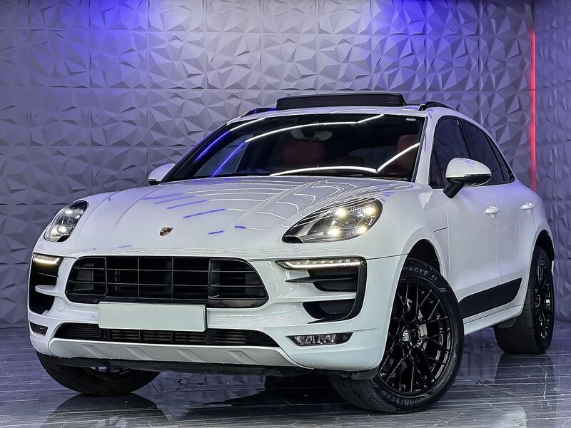 Porsche Macan Listing Image