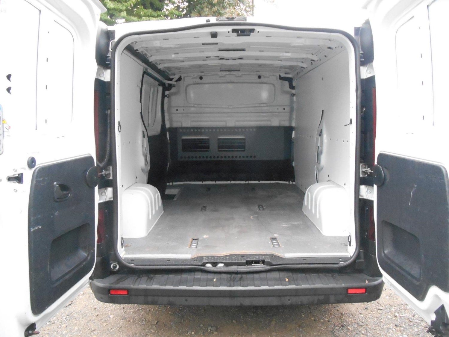 Vauxhall Vivaro Listing Image