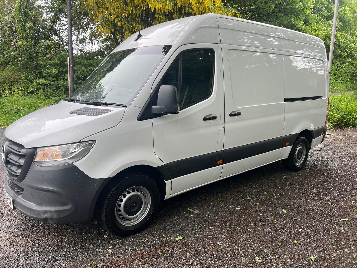 Mercedes-Benz Sprinter Listing Image