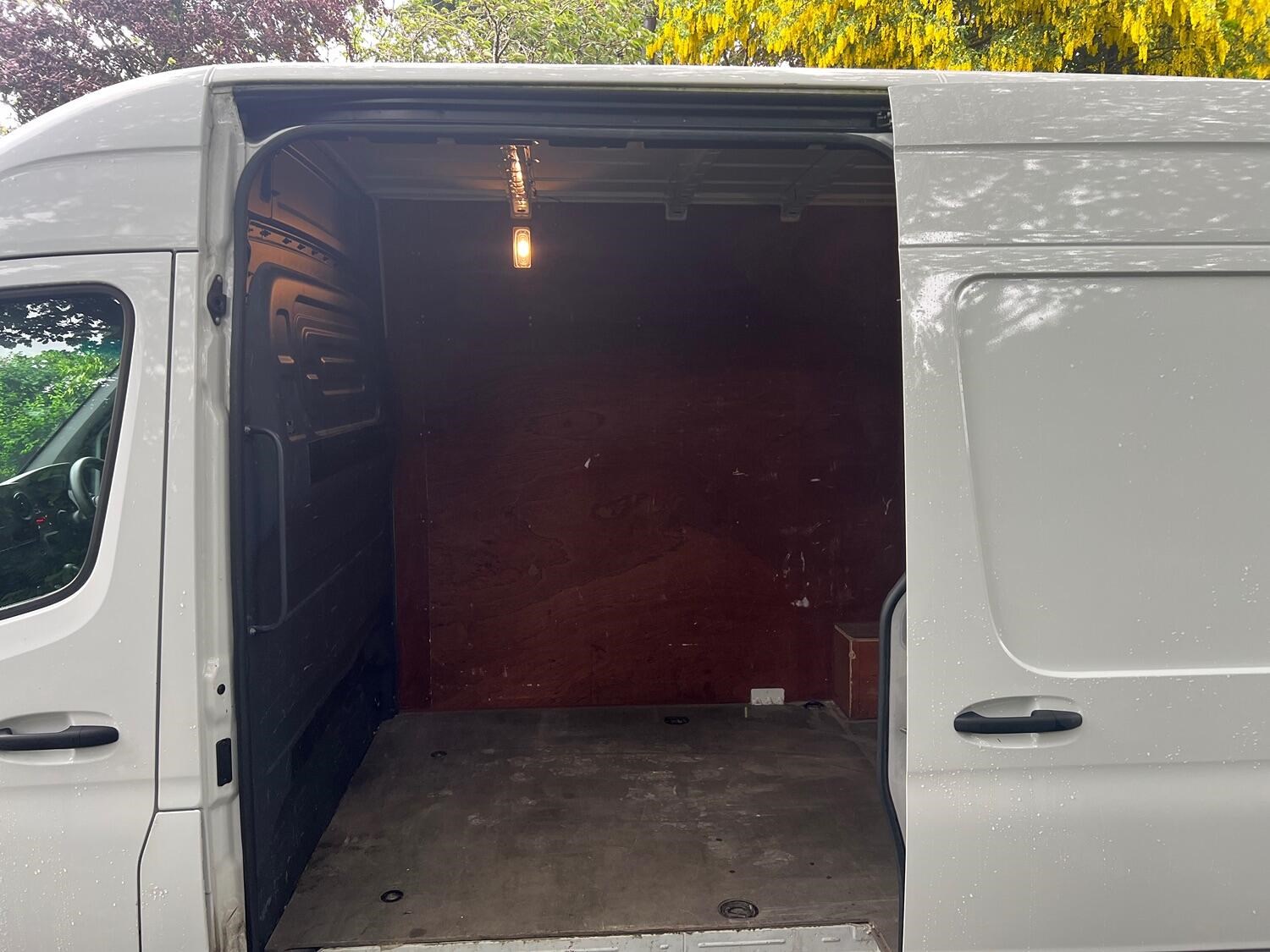 Mercedes-Benz Sprinter Listing Image