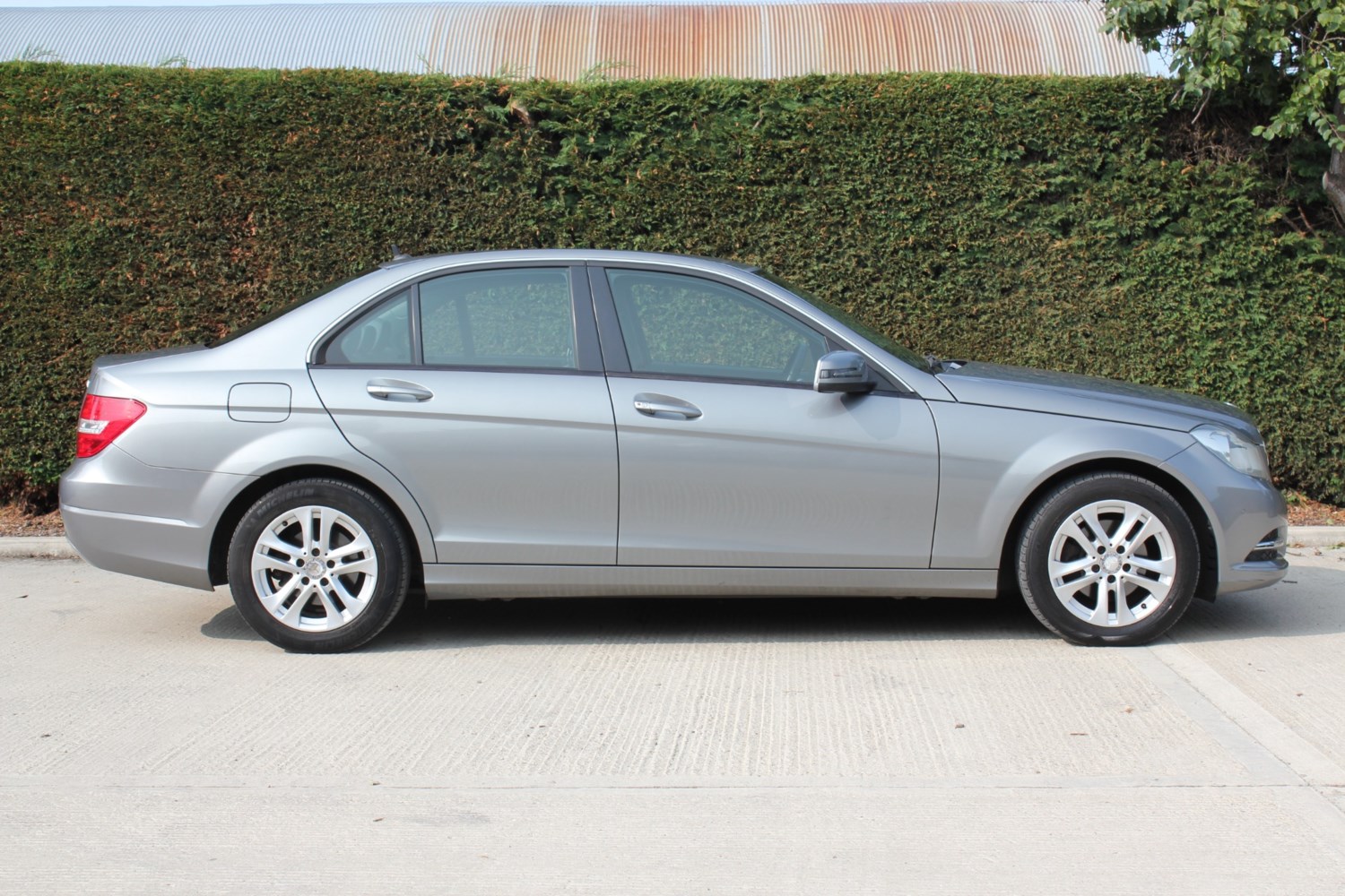 Mercedes-Benz C-Class Listing Image