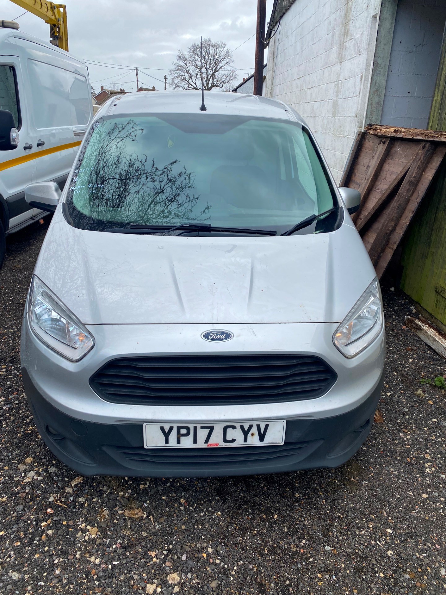 Ford Transit Courier Listing Image