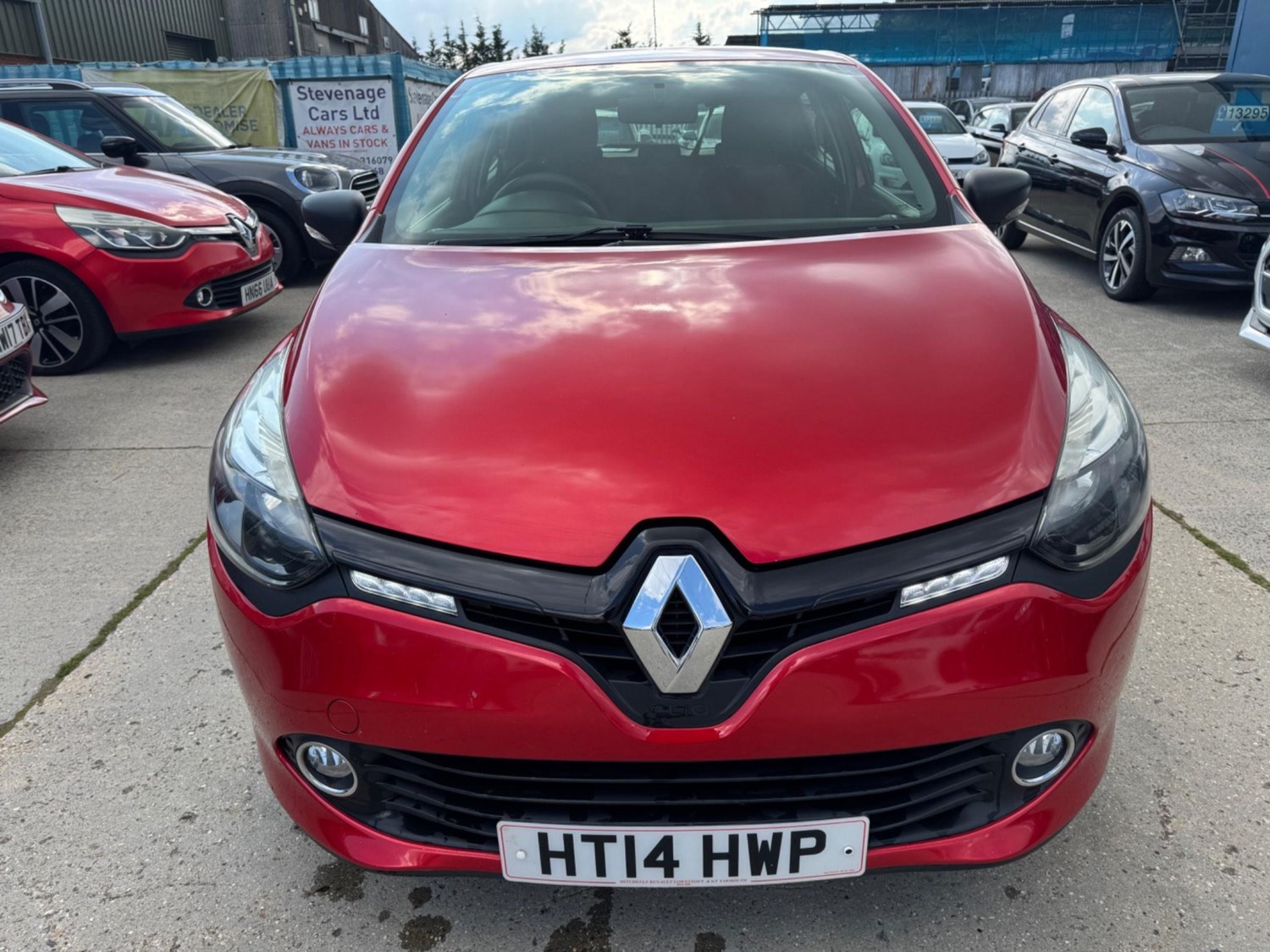 Renault Clio Listing Image