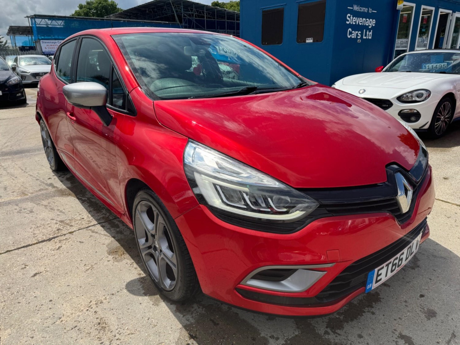 Renault Clio Listing Image