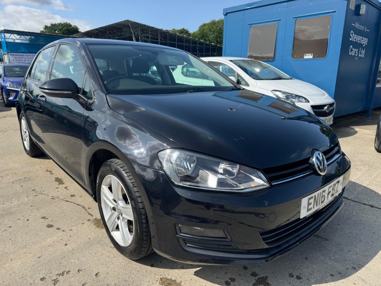 Volkswagen Golf Listing Image