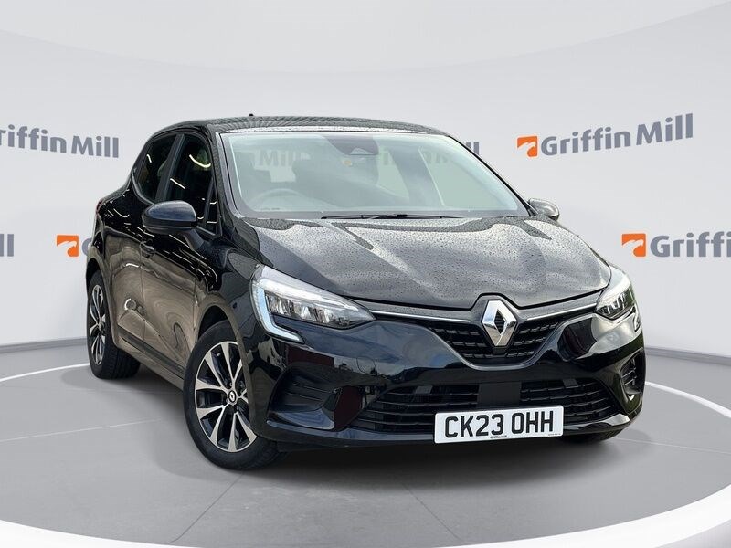 Renault Clio Listing Image