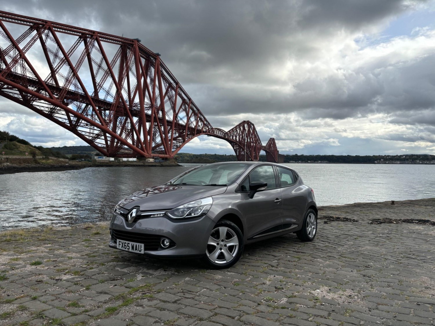 Renault Clio Listing Image