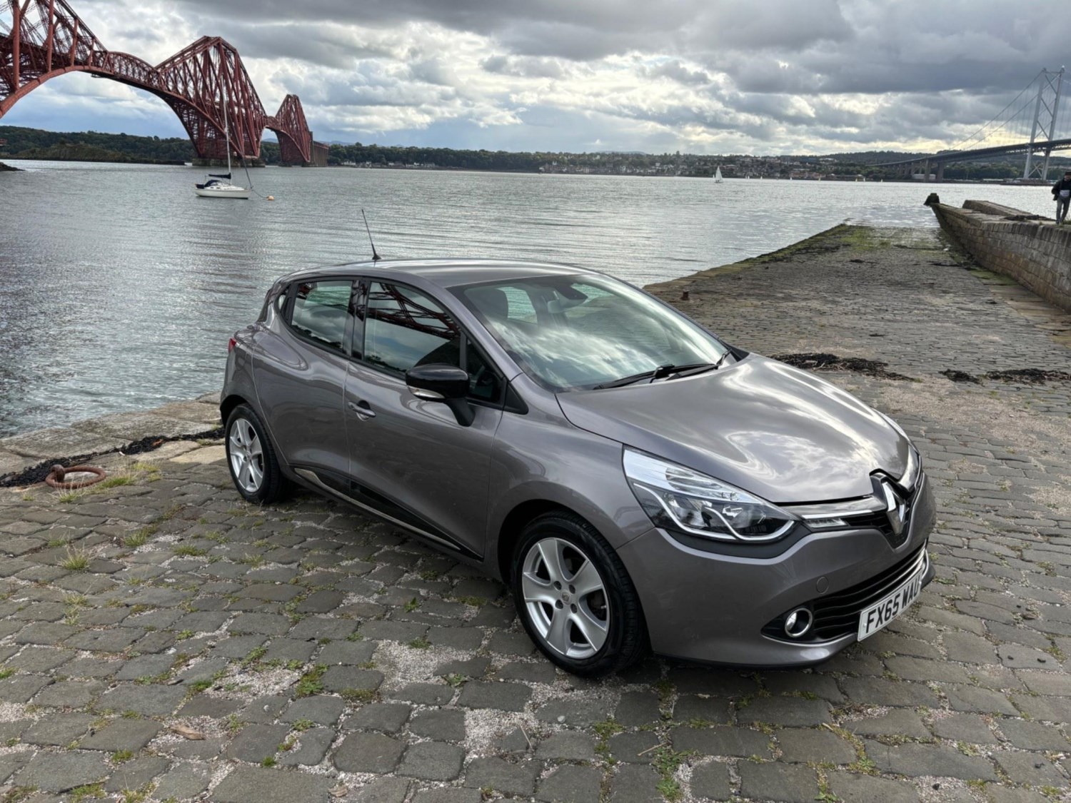 Renault Clio Listing Image