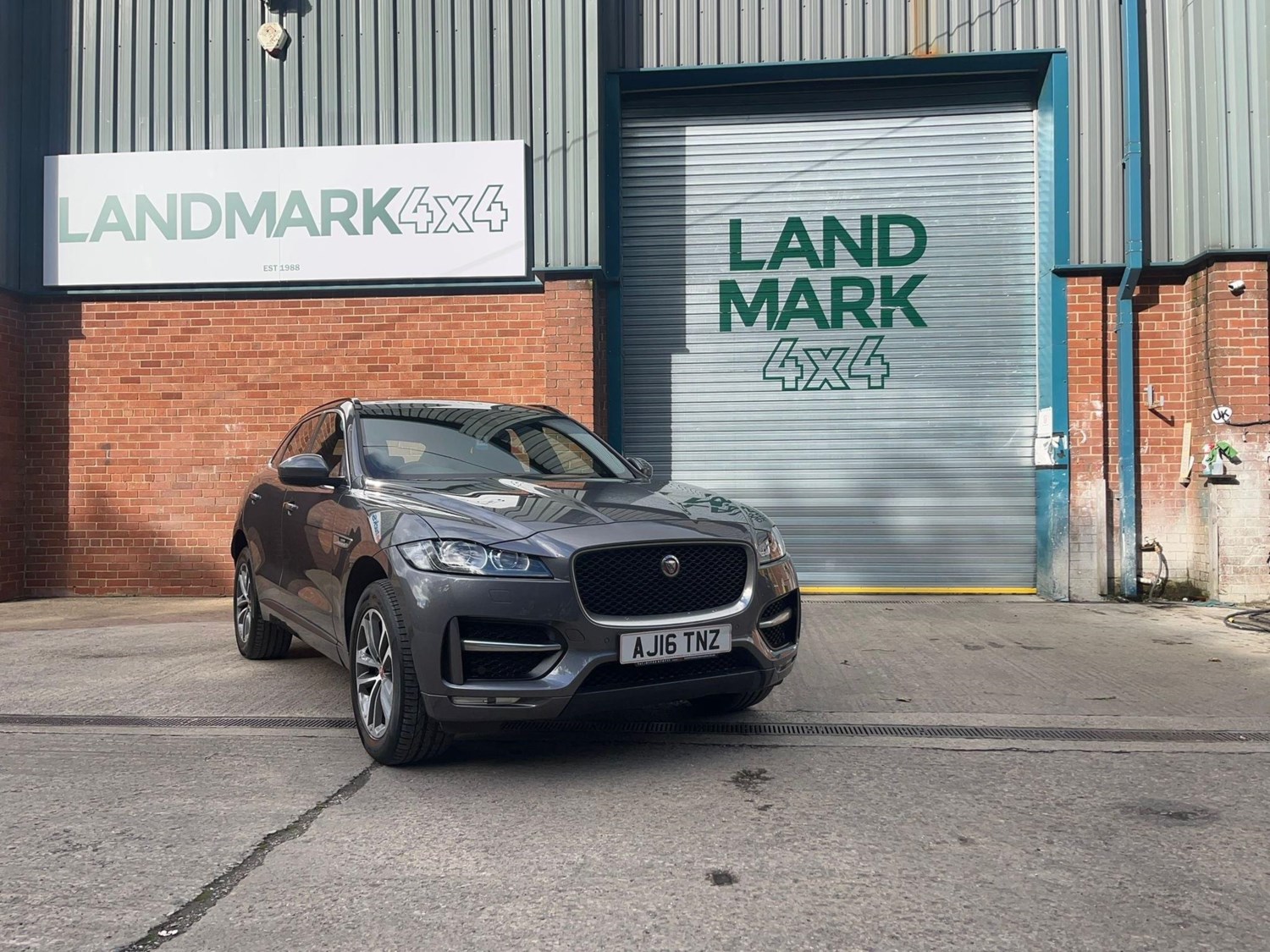 Jaguar F-PACE Listing Image