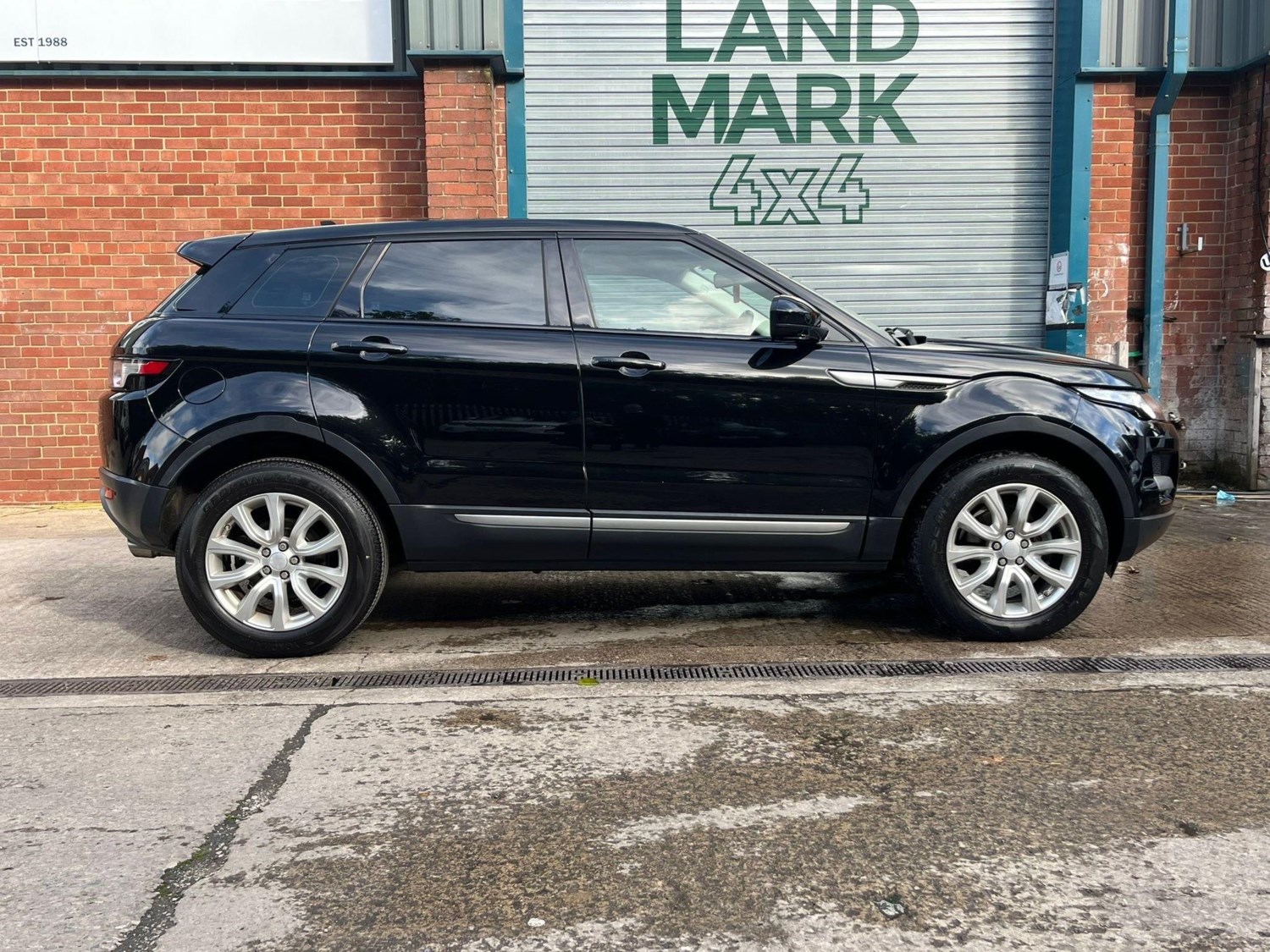 Land Rover Range Rover Evoque Listing Image