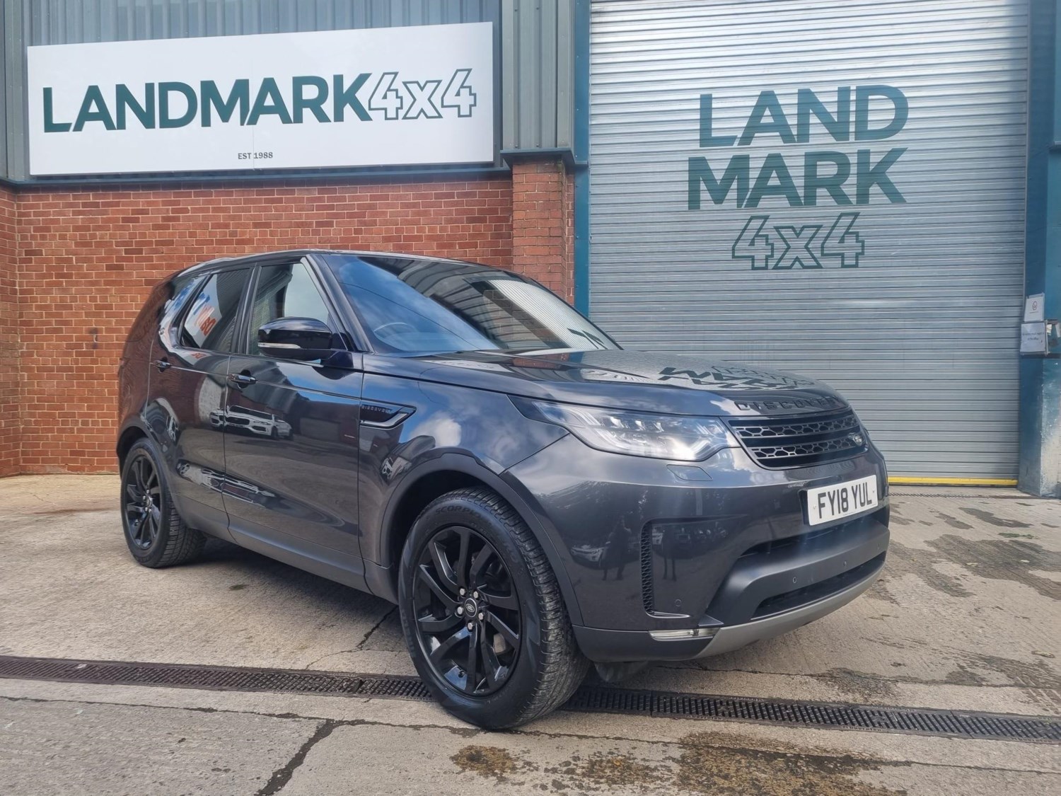 Land Rover Discovery Listing Image