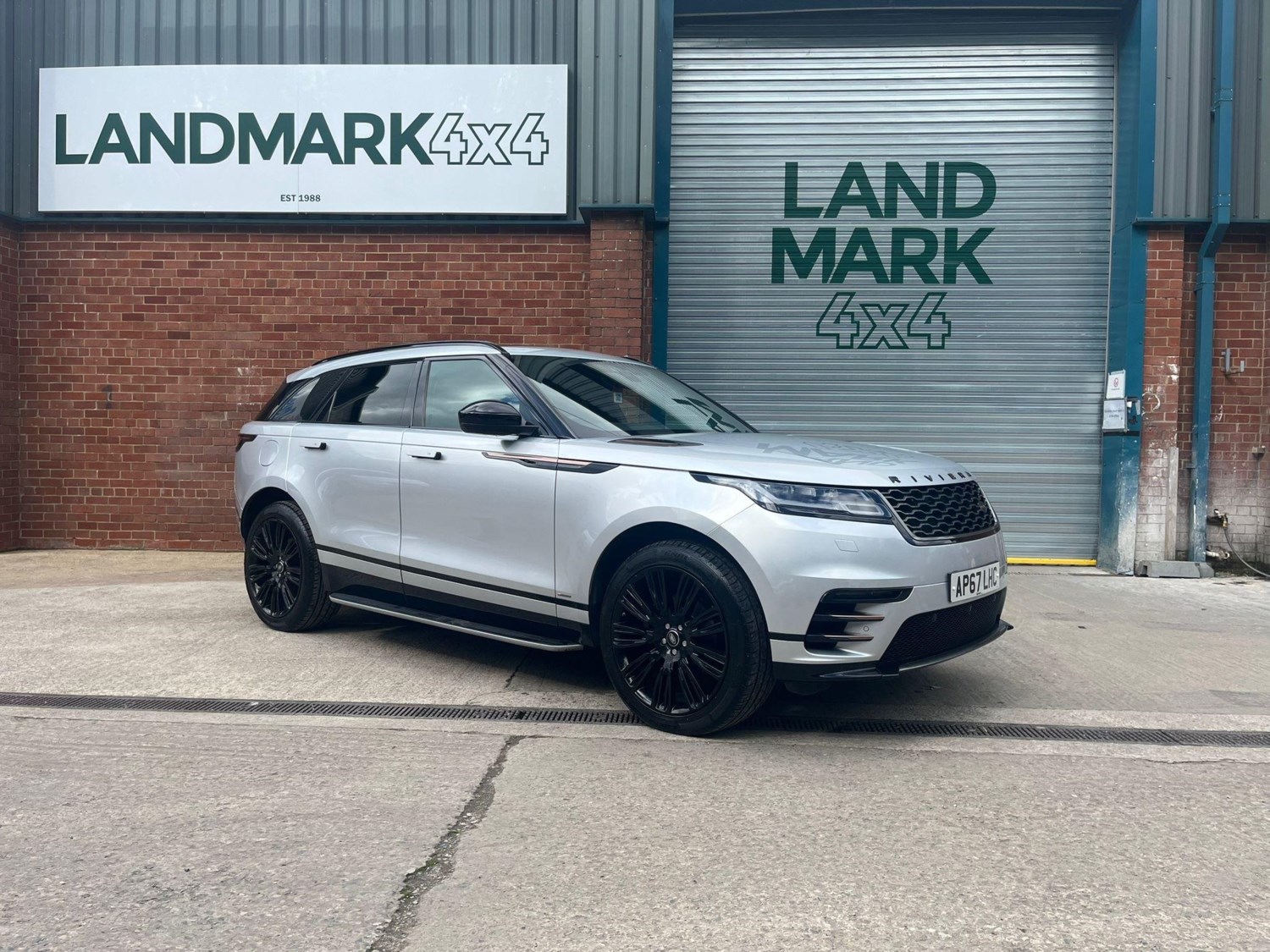 Land Rover Range Rover Velar Listing Image