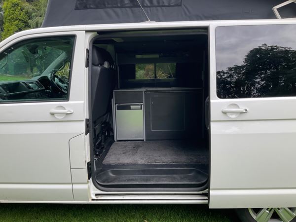 2016 (66) Volkswagen Transporter 2.0 TDI BMT 102 Highline Camper Van For Sale In Leicester, Leicestershire