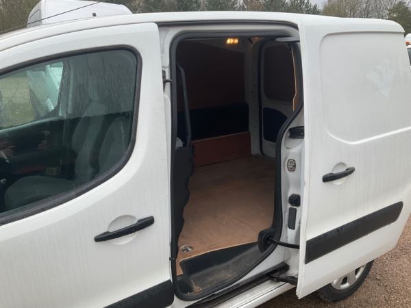 2014 (14) Peugeot Partner 850 1.6 HDi 92 Professional Van For Sale In Leicester, Leicestershire