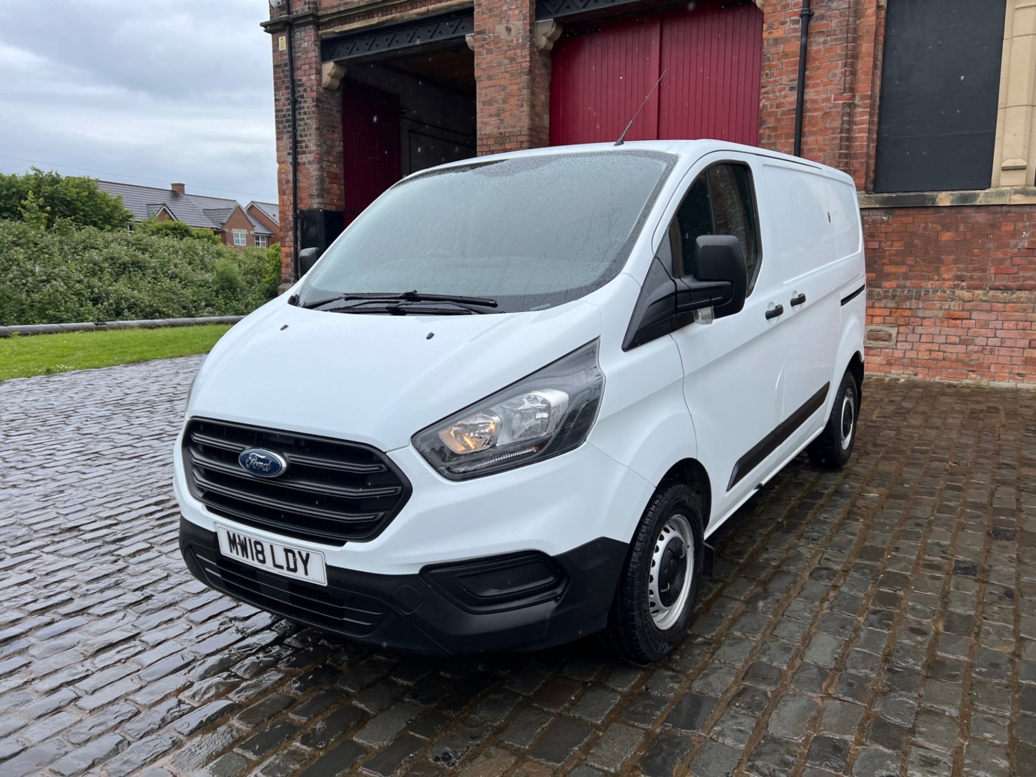 Ford Transit Custom Listing Image