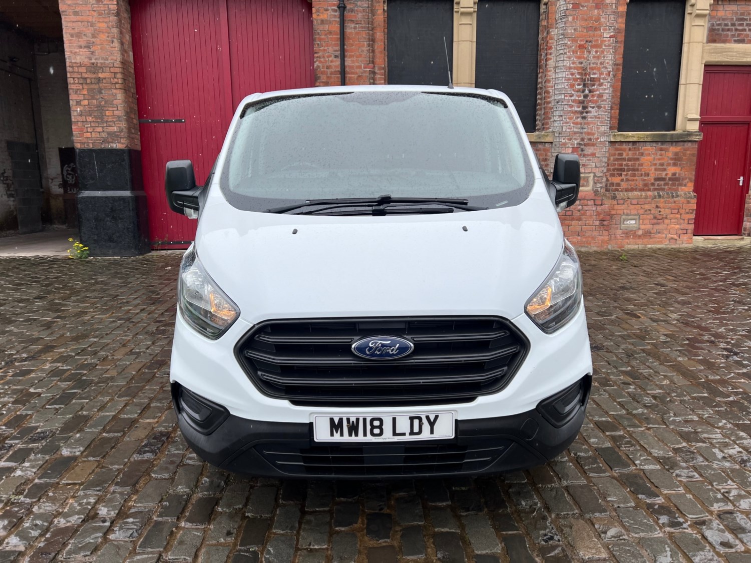 Ford Transit Custom Listing Image