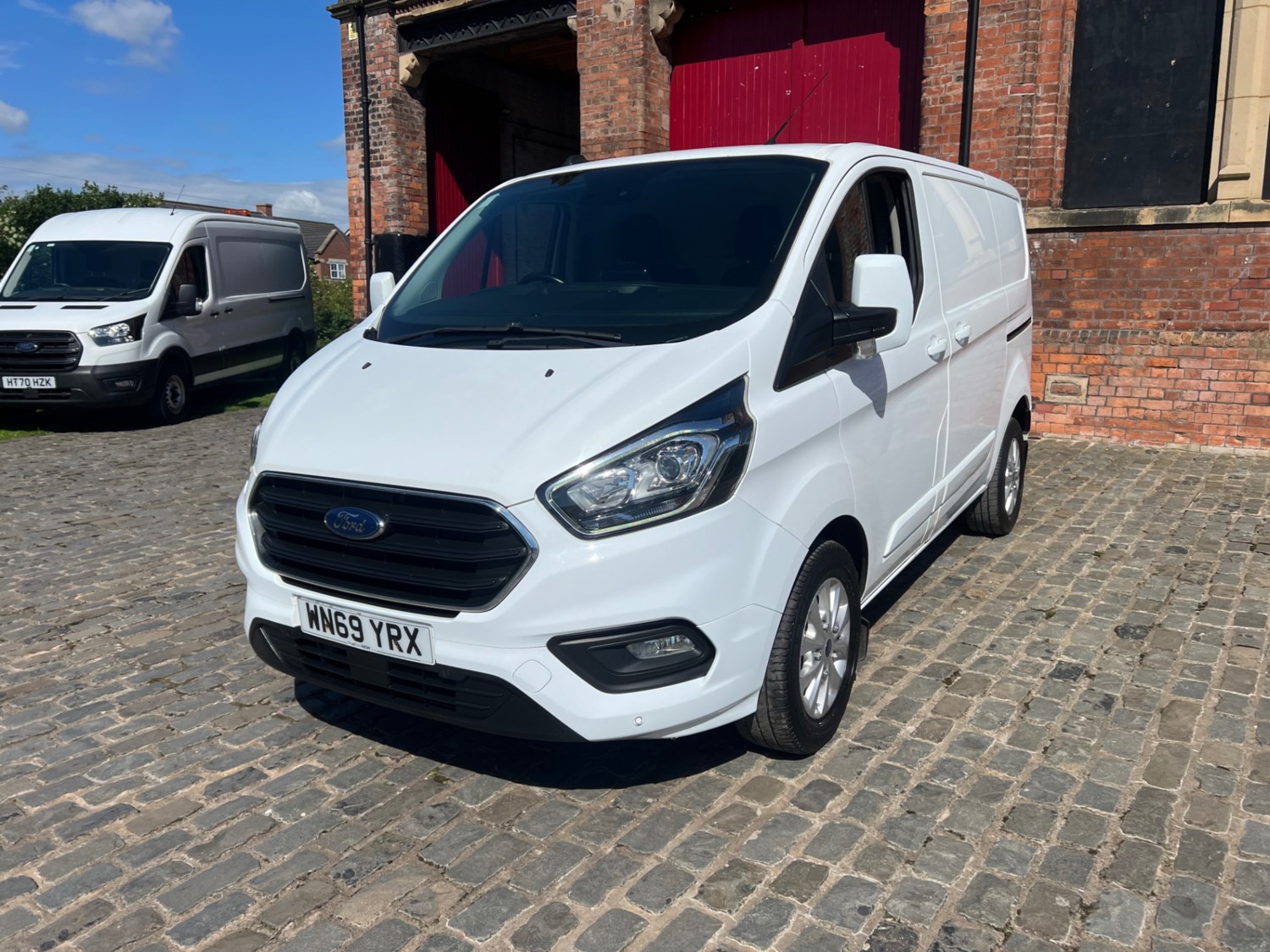 Ford Transit Custom Listing Image