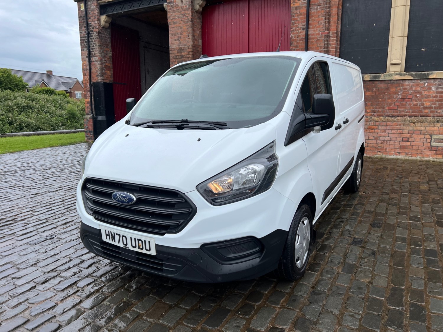 Ford Transit Custom Listing Image