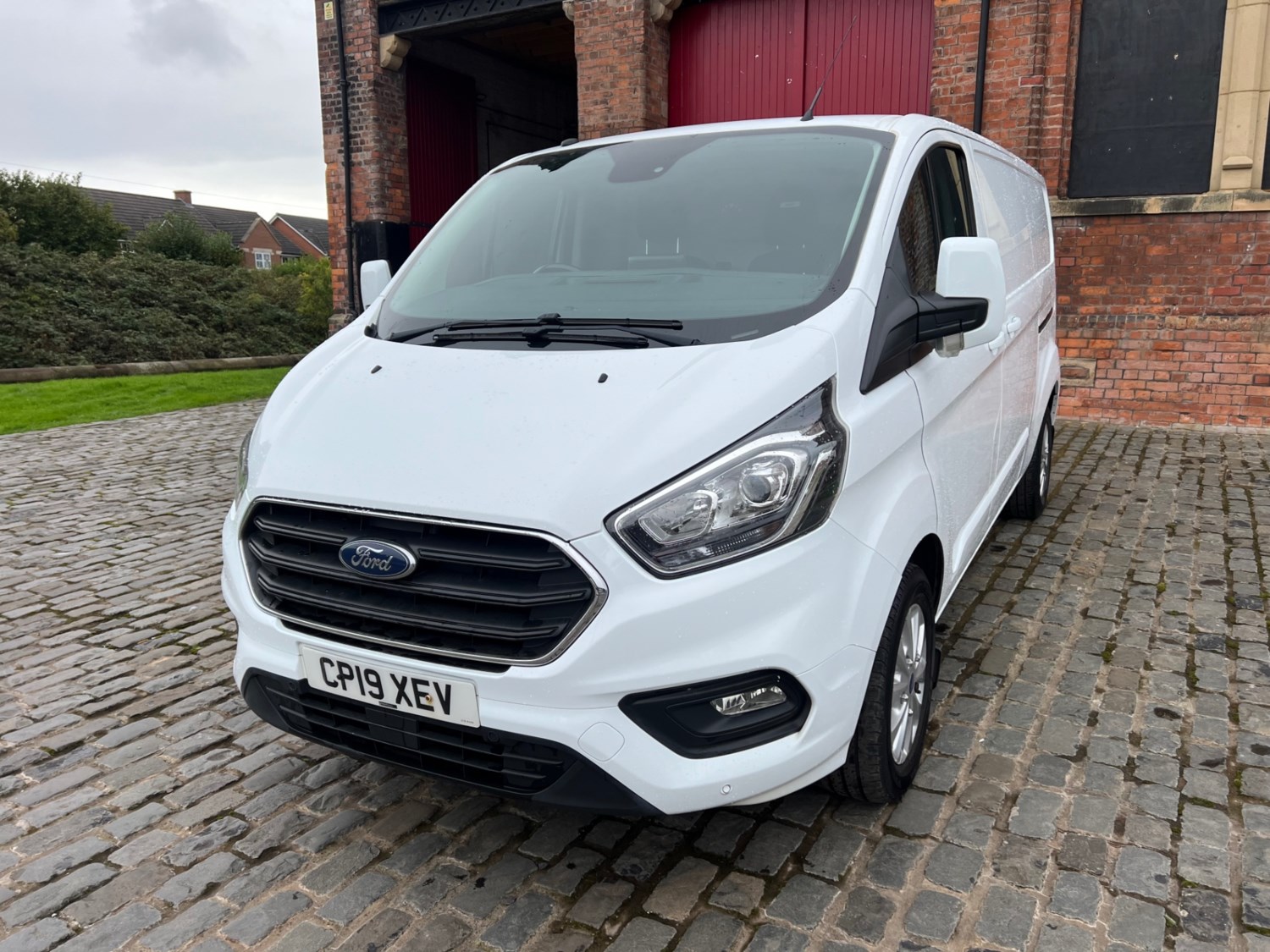 Ford Transit Custom Listing Image