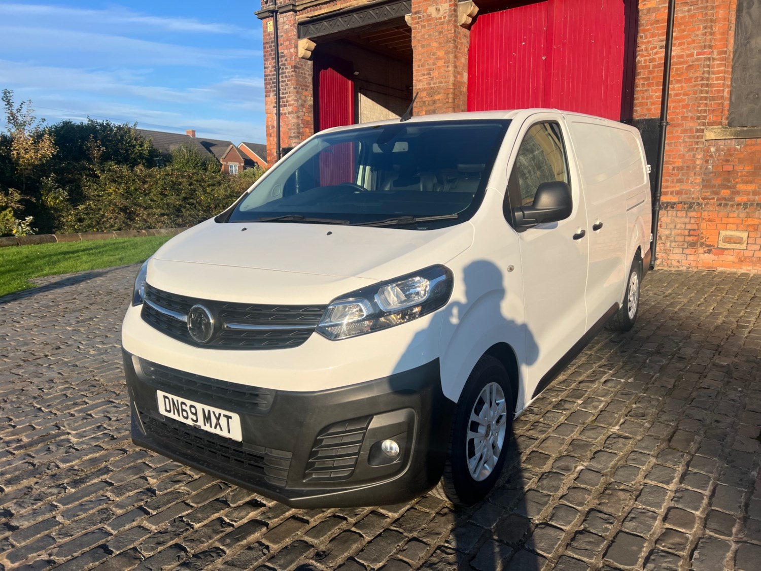 Vauxhall Vivaro Listing Image