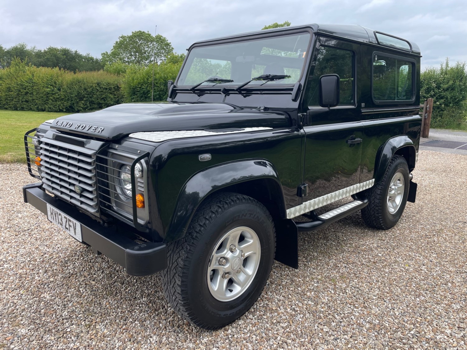 Land Rover Defender Listing Image