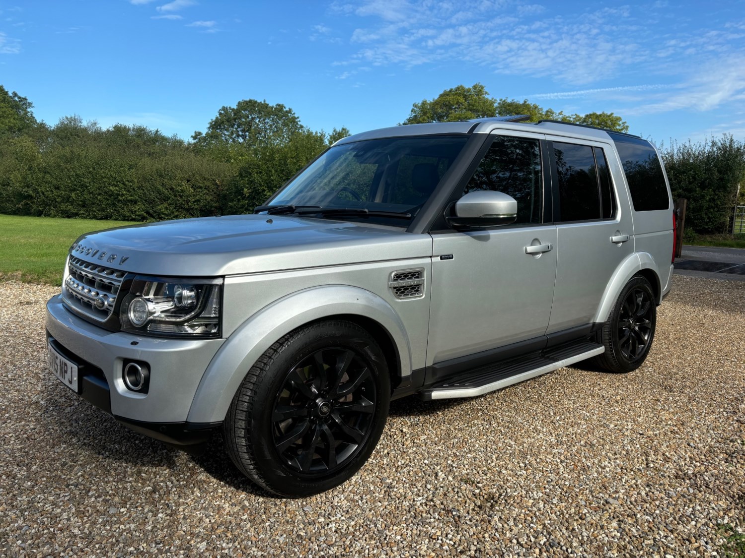 Land Rover Discovery Listing Image