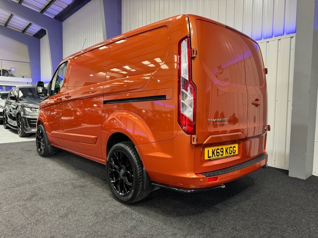 Ford Transit Custom Listing Image