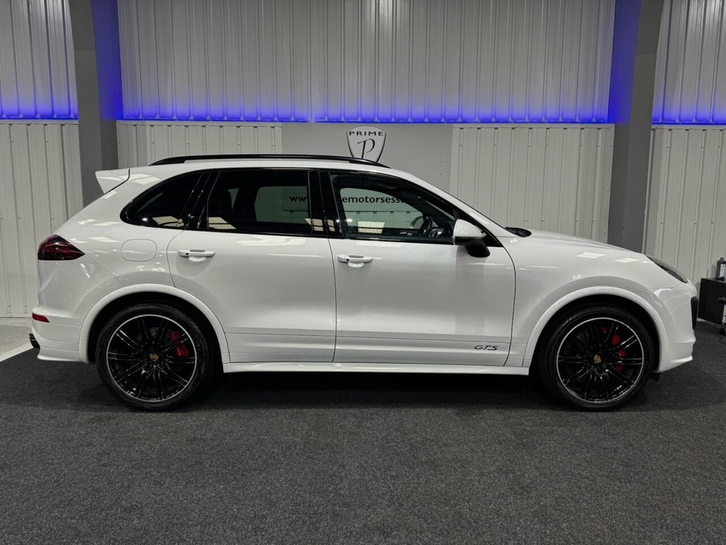 Porsche Cayenne Listing Image