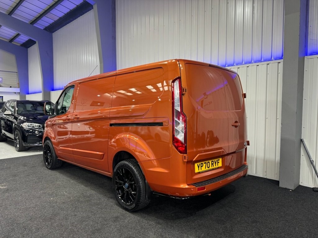 Ford Transit Custom Listing Image