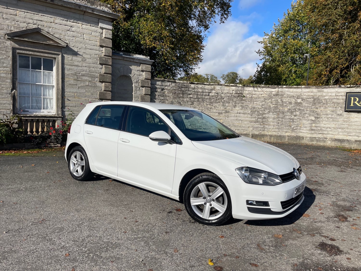 Volkswagen Golf Listing Image