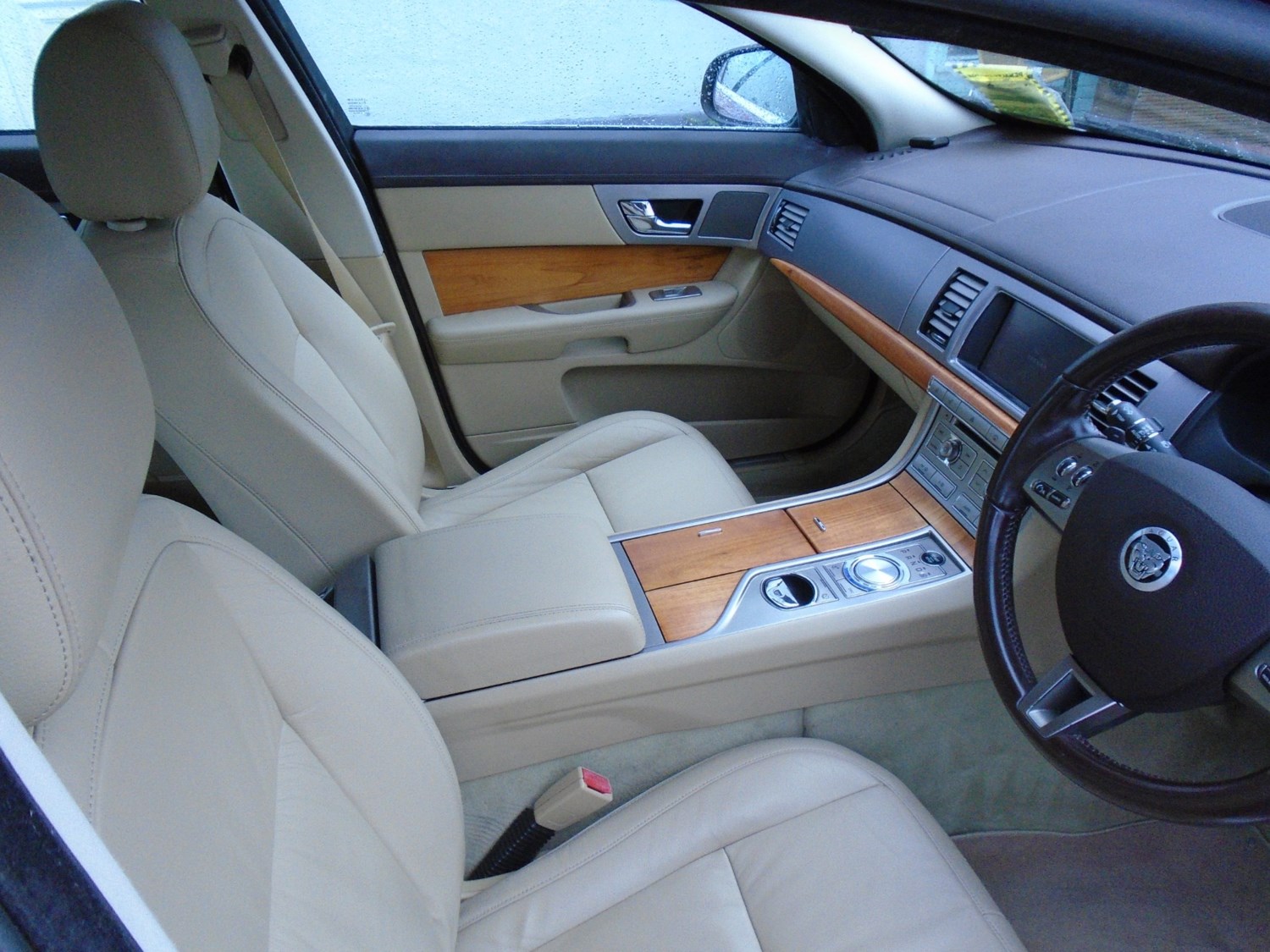 Jaguar XF Listing Image