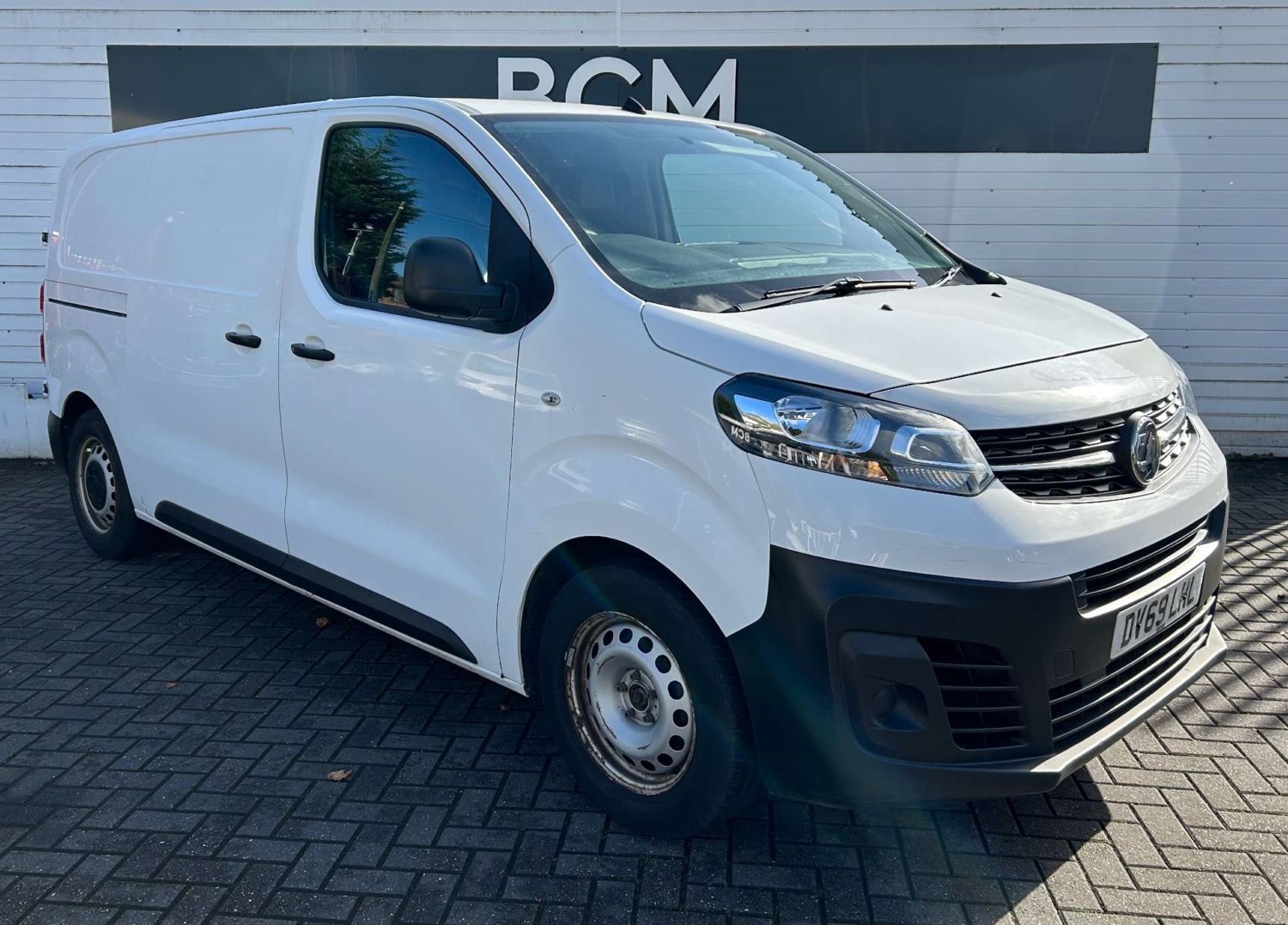 Vauxhall Vivaro Listing Image