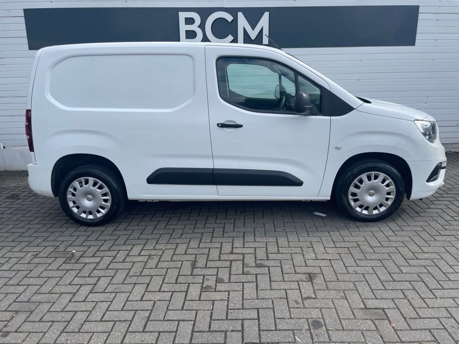 Vauxhall Combo Listing Image