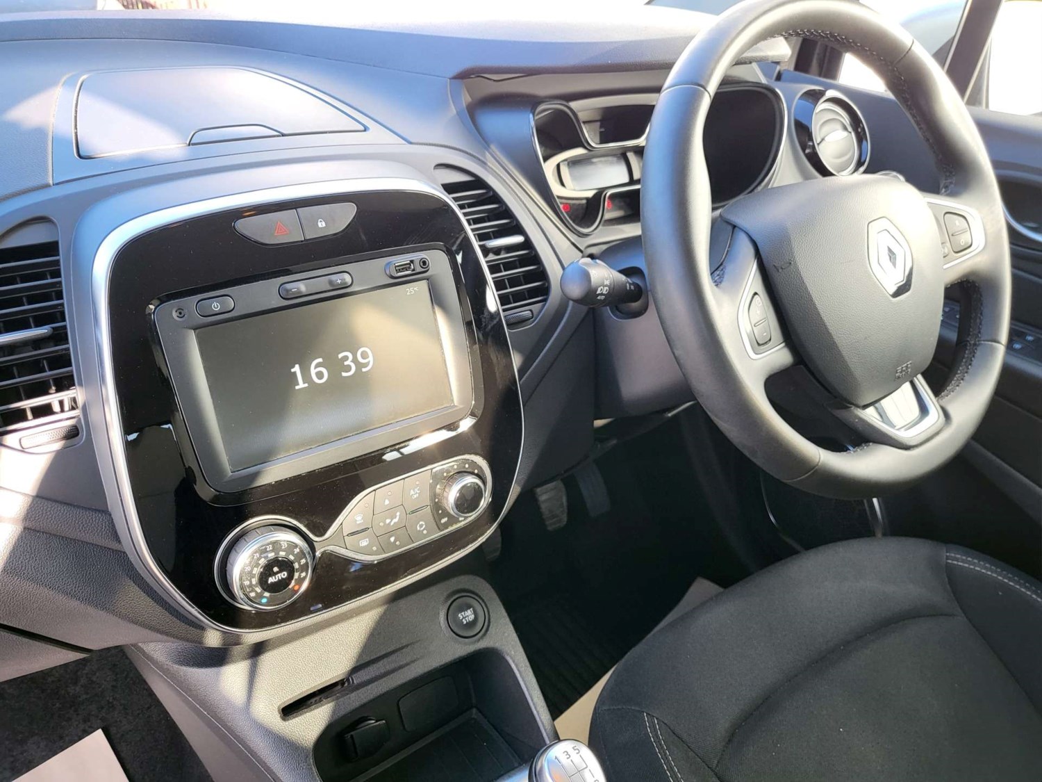 Renault Captur Listing Image