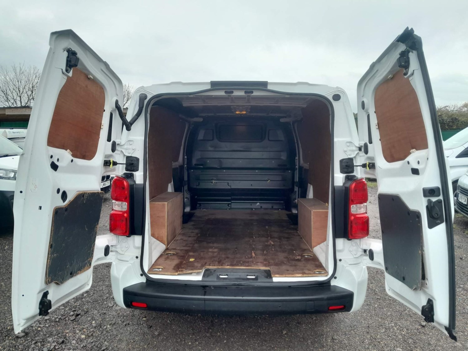 Vauxhall Vivaro Listing Image