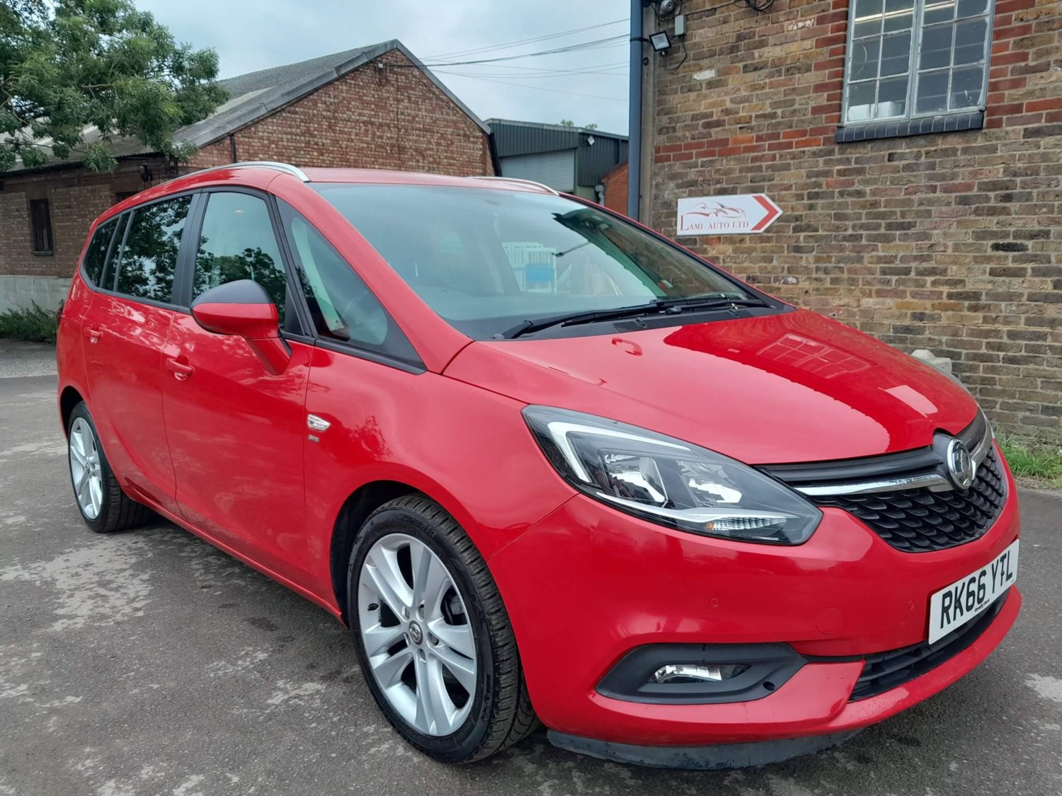 Vauxhall Zafira Tourer Listing Image