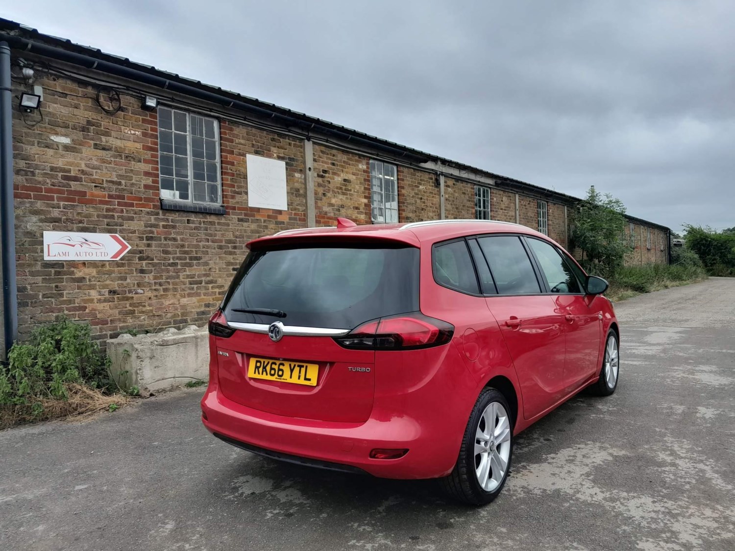 Vauxhall Zafira Tourer Listing Image