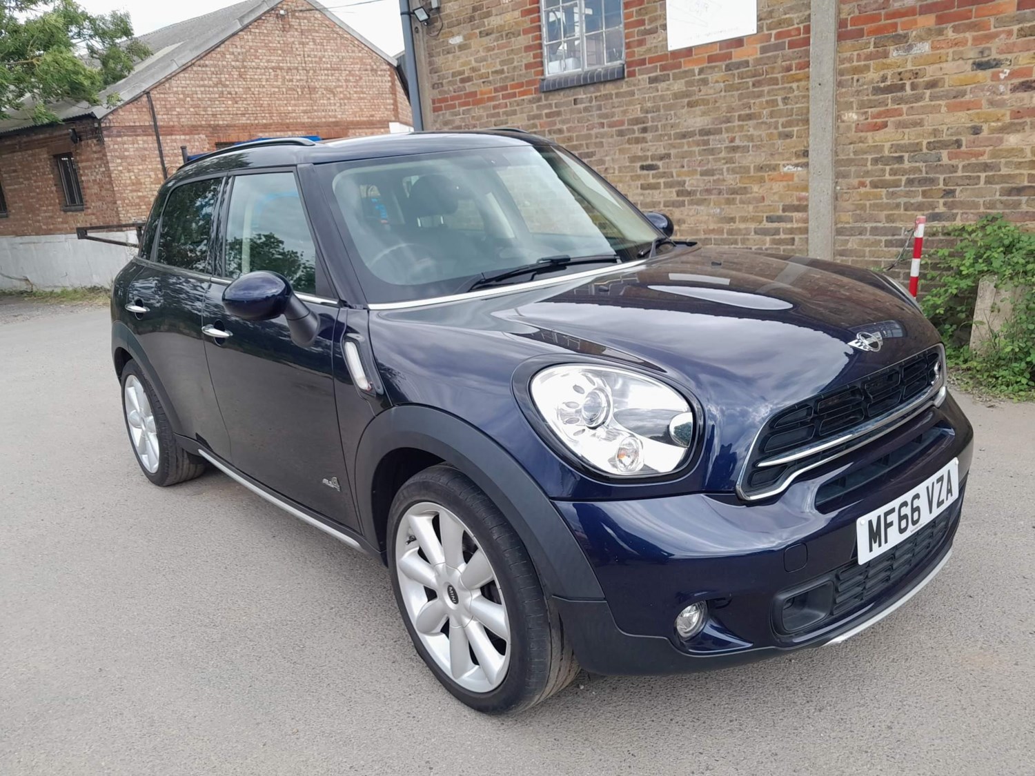 MINI Countryman Listing Image